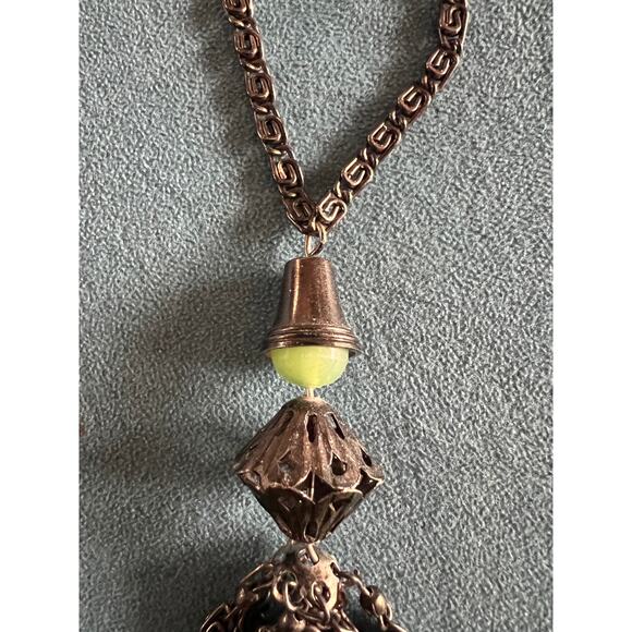 Vintage 1920s Flapper Tassel Pendant Green Glass Beads Filigree Art Deco - Picture 6 of 9